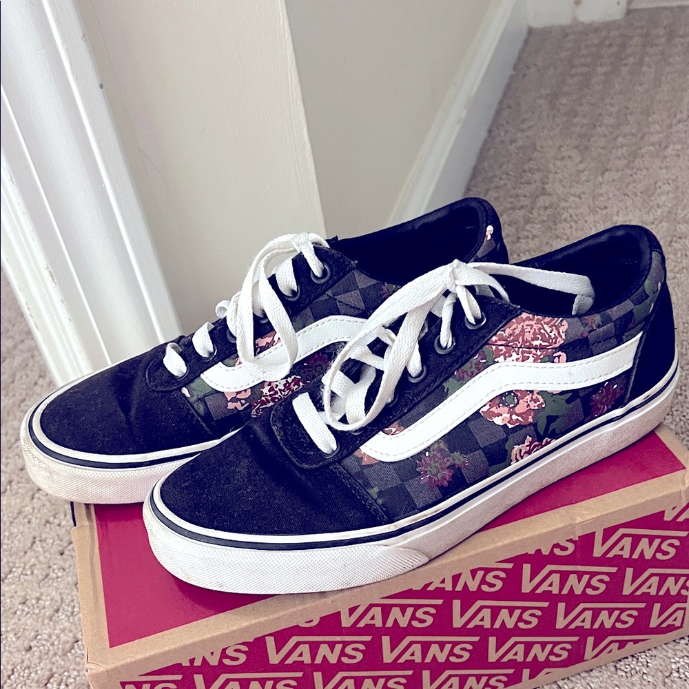 Vans Women's Black and Pink Floral Sneakers